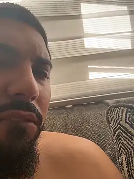 Snapshot of Pollo0215 chatting on August 1, 12:26 pm Pollo0215 online show from August 1, 12:26 pm
