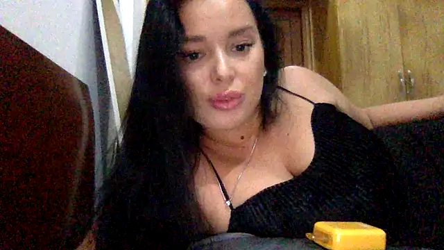 Snapshot of Fayronna chatting on February 20, 5:46 pm Fayronna online show from February 20, 5:46 pm