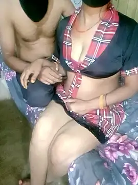 Snapshot of Sexy_Riya_Bhabhi chatting on November 10, 4:17 pm Sexy Riya Bhabhi online show from November 10, 4:17 pm