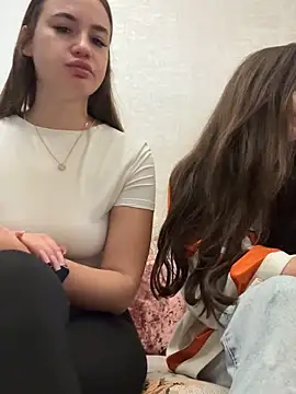 Snapshot of MayaGlow chatting on October 25, 5:37 am MayaGlow online show from October 25, 5:37 am