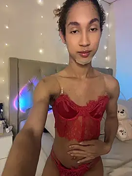 Snapshot of Chloe_Celeste chatting on August 6, 3:19 am Chloe Celeste online show from August 6, 3:19 am