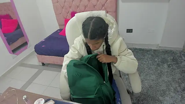 thianahorny online show from January 15, 11:15 am