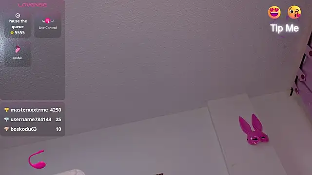 thianahorny online show from March 13, 1:18 pm