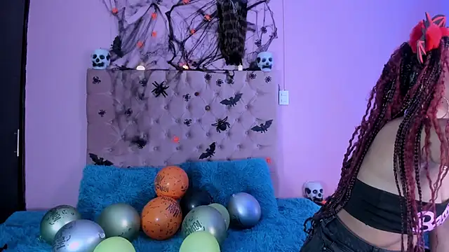 kITY EVANS online show from October 19, 7:36 pm