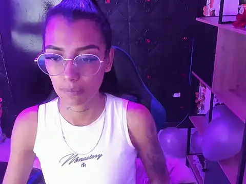 KarlaSlutSkinny   online show from March 31, 8:31 pm