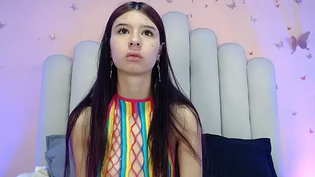 Snapshot of SweetRenata_ chatting on October 11, 11:20 am SweetRenata online show from October 11, 11:20 am