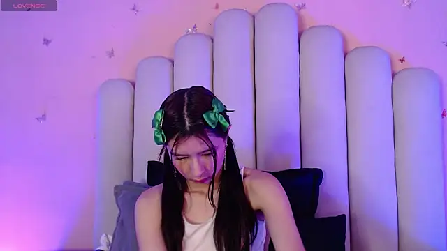 Snapshot of SweetRenata_ chatting on October 15, 11:21 am SweetRenata online show from October 15, 11:21 am