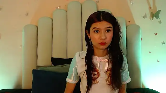 Snapshot of SweetRenata_ chatting on October 18, 11:33 am SweetRenata online show from October 18, 11:33 am