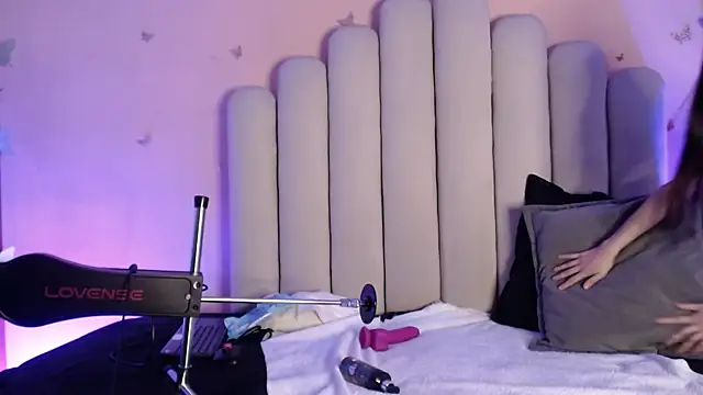 Snapshot of SweetRenata_ chatting on October 20, 11:21 am SweetRenata online show from October 20, 11:21 am