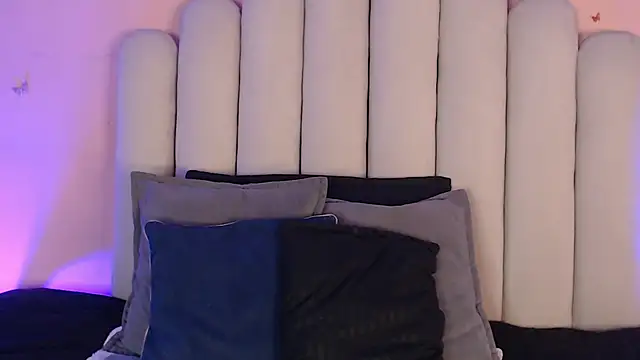 Snapshot of SweetRenata_ chatting on November 27, 11:23 am SweetRenata online show from November 27, 11:23 am