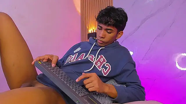 Ethan thouse online show from December 3, 7:34 pm