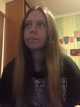 Snapshot of LunaVirelle chatting on April 18, 8:20 pm LunaVirelle online show from April 18, 8:20 pm