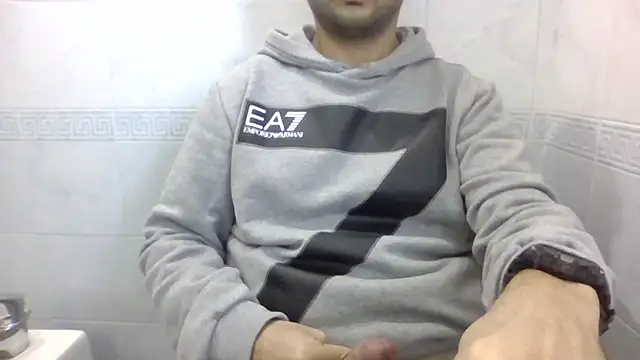 Snapshot of sci69 chatting on December 1, 2:33 pm sci69 online show from December 1, 2:33 pm