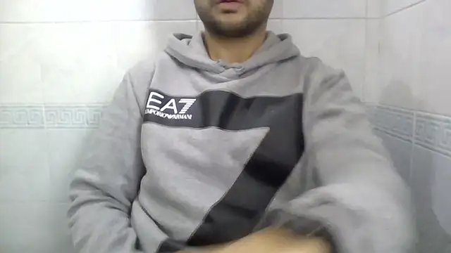 Snapshot of sci69 chatting on December 3, 2:04 pm sci69 online show from December 3, 2:04 pm