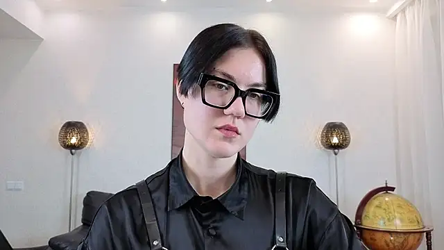 Marie Fitch online show from March 10, 12:15 am