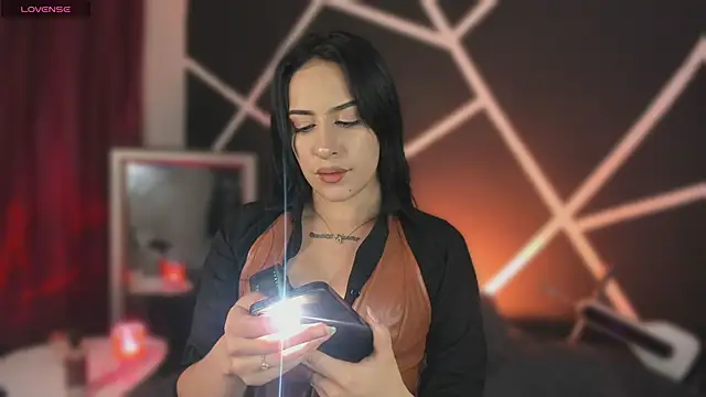 Snapshot of miiaa_stone chatting on May 6, 1:36 am miiaa stone online show from May 6, 1:36 am
