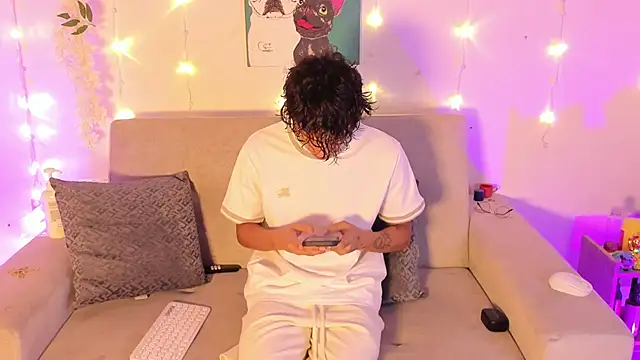 lua boy online show from March 27, 8:19 pm