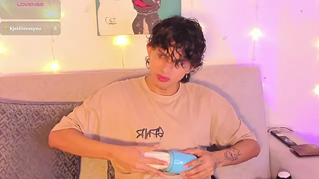 lua boy online show from April 9, 3:17 am