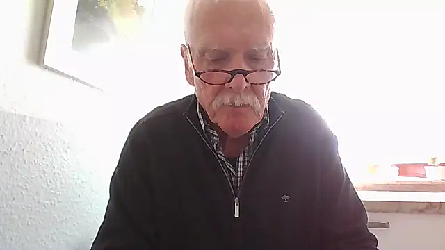 super-snoopy online show from April 7, 8:59 am