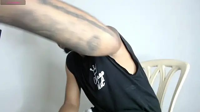 Snapshot of drako_monster chatting on October 25, 11:43 pm drako monster online show from October 25, 11:43 pm