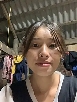 Snapshot of Han-han123 chatting on October 25, 1:18 pm Han-han123 online show from October 25, 1:18 pm