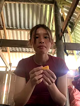 Snapshot of Han-han123 chatting on October 29, 2:14 am Han-han123 online show from October 29, 2:14 am