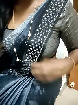 Snapshot of Tamilmallu-duskygirl03 chatting on December 16, 7:02 am Tamilmallu-duskygirl03 online show from December 16, 7:02 am