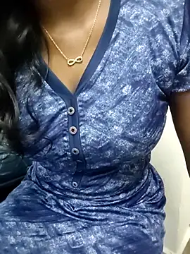 Snapshot of Tamilmallu-duskygirl03 chatting on December 20, 5:36 am Tamilmallu-duskygirl03 online show from December 20, 5:36 am