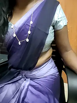 Snapshot of Tamilmallu-duskygirl03 chatting on January 10, 5:53 am Tamilmallu-duskygirl03 online show from January 10, 5:53 am