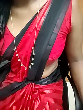 Snapshot of Tamilmallu-duskygirl03 chatting on February 6, 4:50 am Tamilmallu-duskygirl03 online show from February 6, 4:50 am