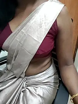 Snapshot of Tamilmallu-duskygirl03 chatting on February 19, 8:43 am Tamilmallu-duskygirl03 online show from February 19, 8:43 am