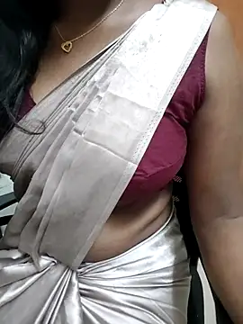 Snapshot of Tamilmallu-duskygirl03 chatting on March 2, 7:15 am Tamilmallu-duskygirl03 online show from March 2, 7:15 am