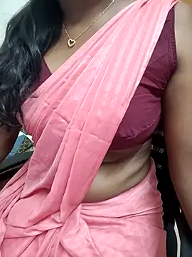 Snapshot of Tamilmallu-duskygirl03 chatting on April 26, 1:20 pm Tamilmallu-duskygirl03 online show from April 26, 1:20 pm