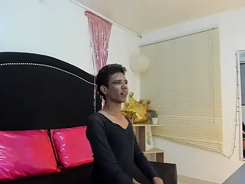 Nezuko  tanyi online show from October 17, 4:15 am