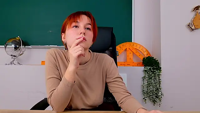 ClaireMathis online show from January 12, 2:55 pm