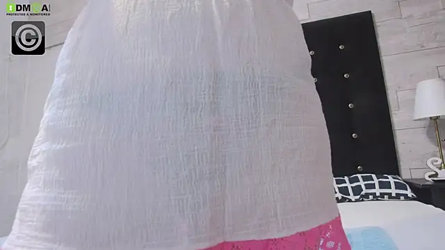 Snapshot of Ella_Lizzie chatting on October 18, 4:08 pm Ella Lizzie online show from October 18, 4:08 pm