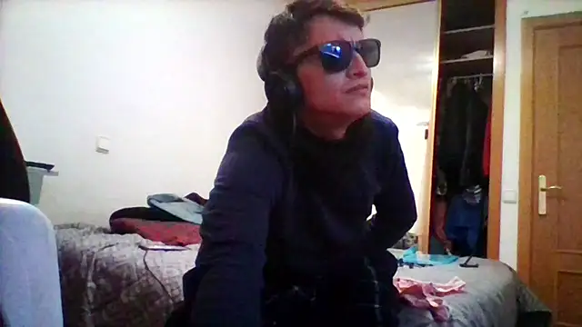 Snapshot of JerryelGato chatting on November 26, 1:28 am JerryelGato online show from November 26, 1:28 am