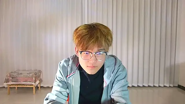 KK-cuteboy online show from April 9, 11:26 am