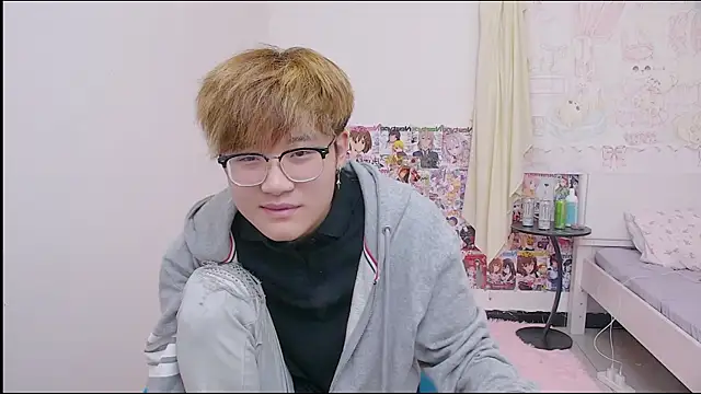 KK-cuteboy online show from April 11, 2:27 am