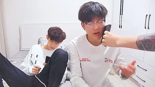 KK-cuteboy online show from June 10, 11:53 am