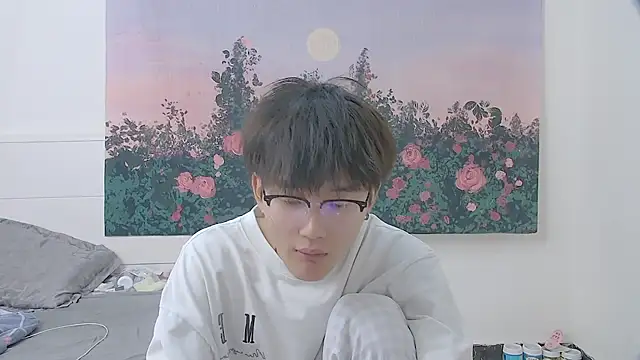 KK-cuteboy online show from June 18, 12:20 pm