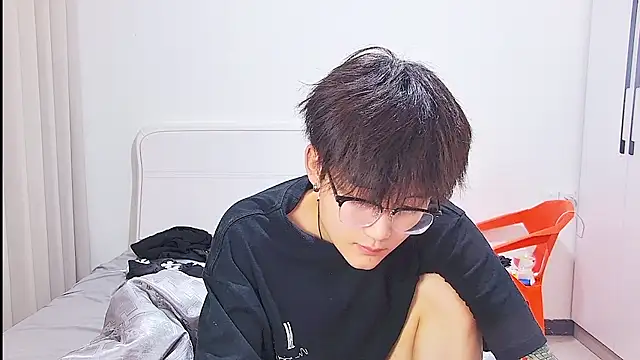 KK-cuteboy online show from June 25, 12:31 pm