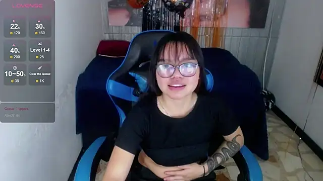 Snapshot of dayo_evans chatting on November 6, 8:54 pm dayo evans online show from November 6, 8:54 pm