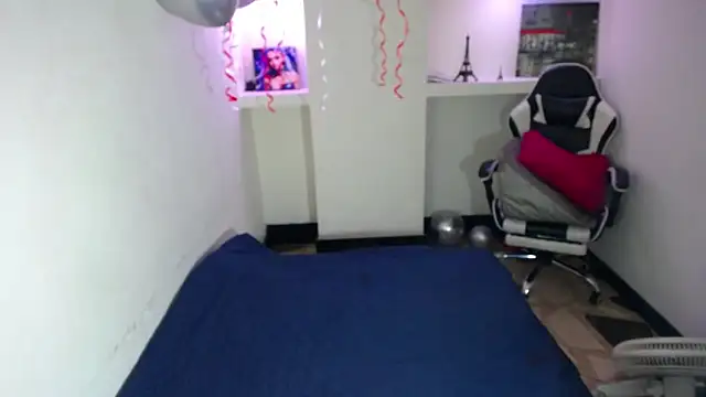 Snapshot of dayo_evans chatting on November 17, 8:14 pm dayo evans online show from November 17, 8:14 pm