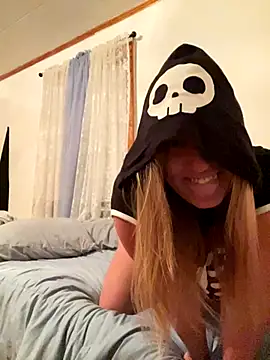 SugarMilkandHoney online show from October 24, 1:24 am