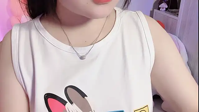 Snapshot of BeChinh_Lee chatting on April 23, 2:19 pm BeChinh Lee online show from April 23, 2:19 pm