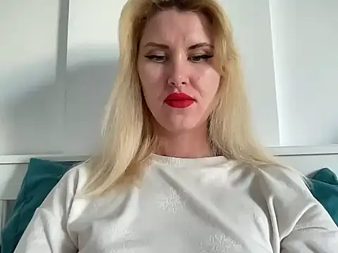 Snapshot of Ilymaris chatting on February 22, 11:42 am Ilymaris online show from February 22, 11:42 am