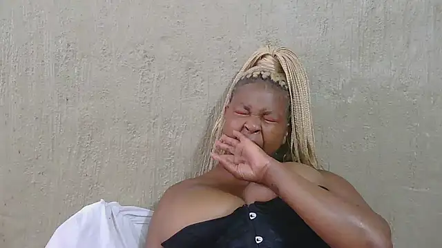 ZuriVixen online show from October 18, 9:32 am