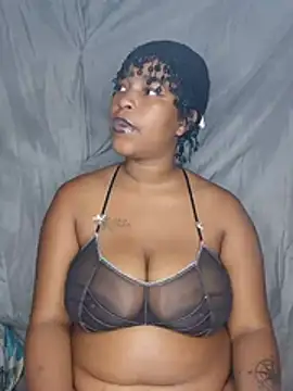 ZuriVixen online show from May 19, 7:09 pm