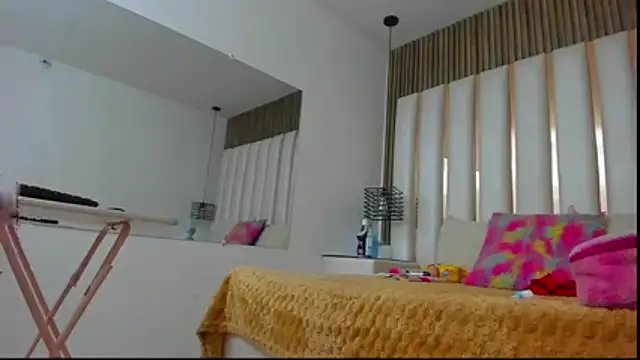 AmbarGills online show from November 10, 1:10 pm